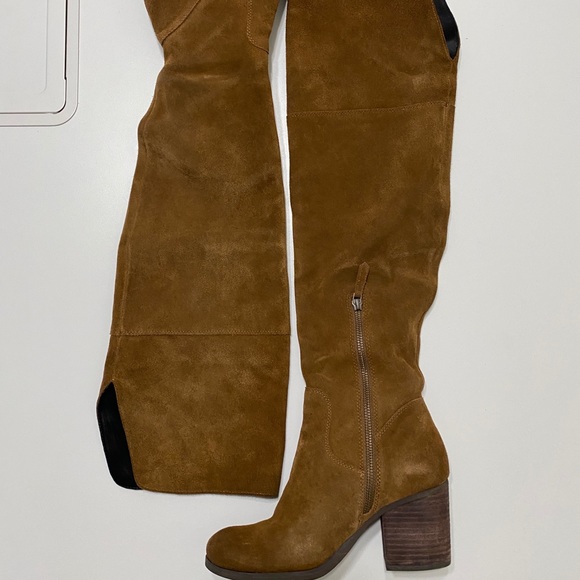 Hinge OTK boots - Picture 1 of 4